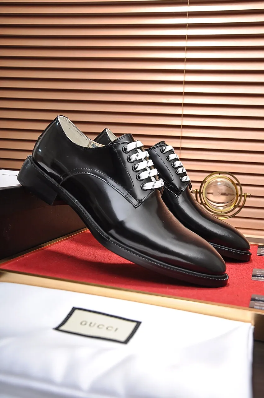Factory batch 500💶Italy's top luxury men's shoe giant (GUCCI) (Gucci) (full cowhide lining) new arrival🍃Original European style🔰 Pleasant to the eye😍In order to make the shoes more durable and non-deformable🌀The production continues to follow traditional methods but there is still no lack of innovation💪Select original sheepskin for the leather♻️Smooth, natural and extra bright⭐Made of imported cowhide The rich man’s first choice 38-44 yards